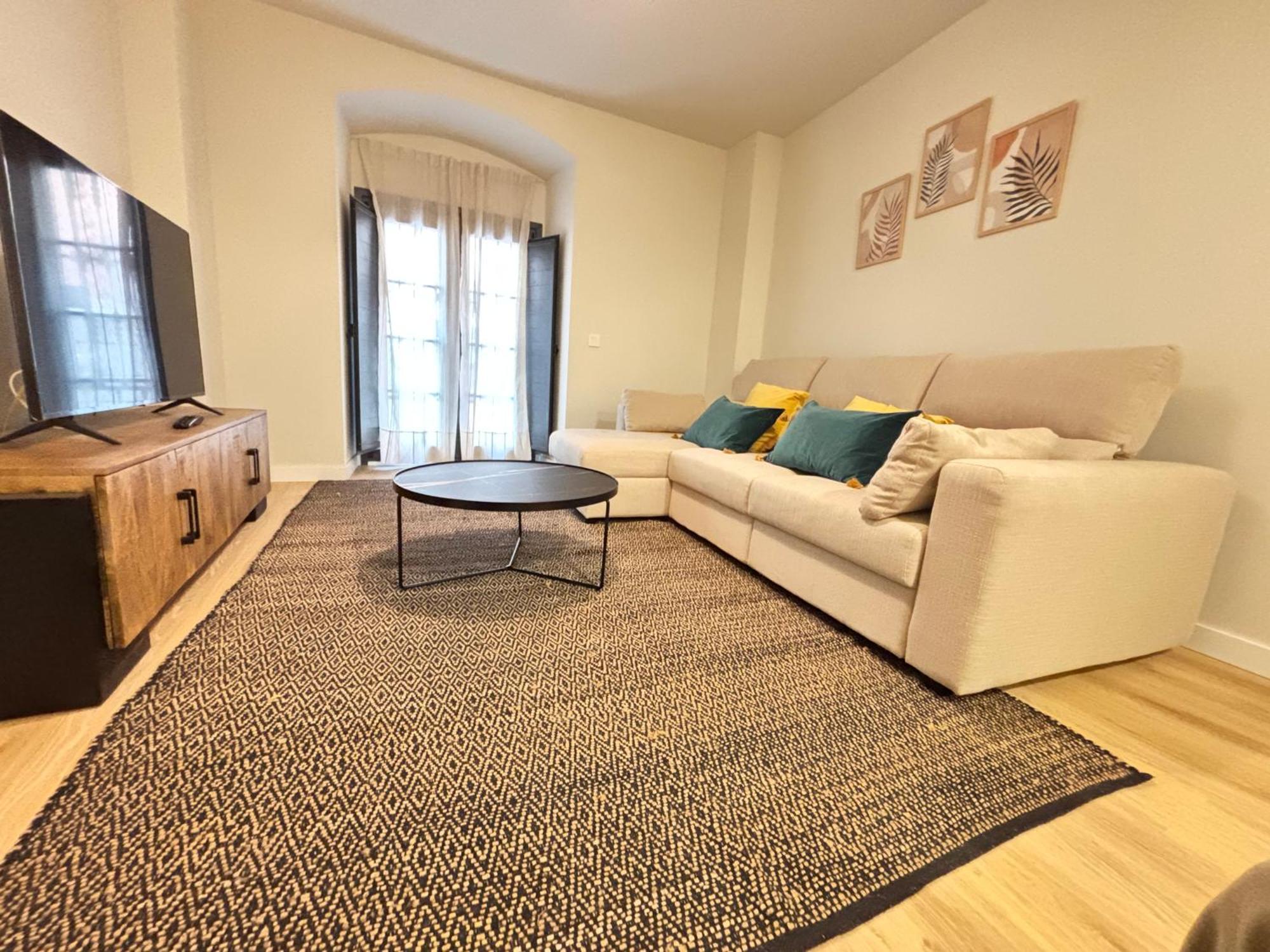 וייאדוליד Apartamentos Catedral I מראה חיצוני תמונה