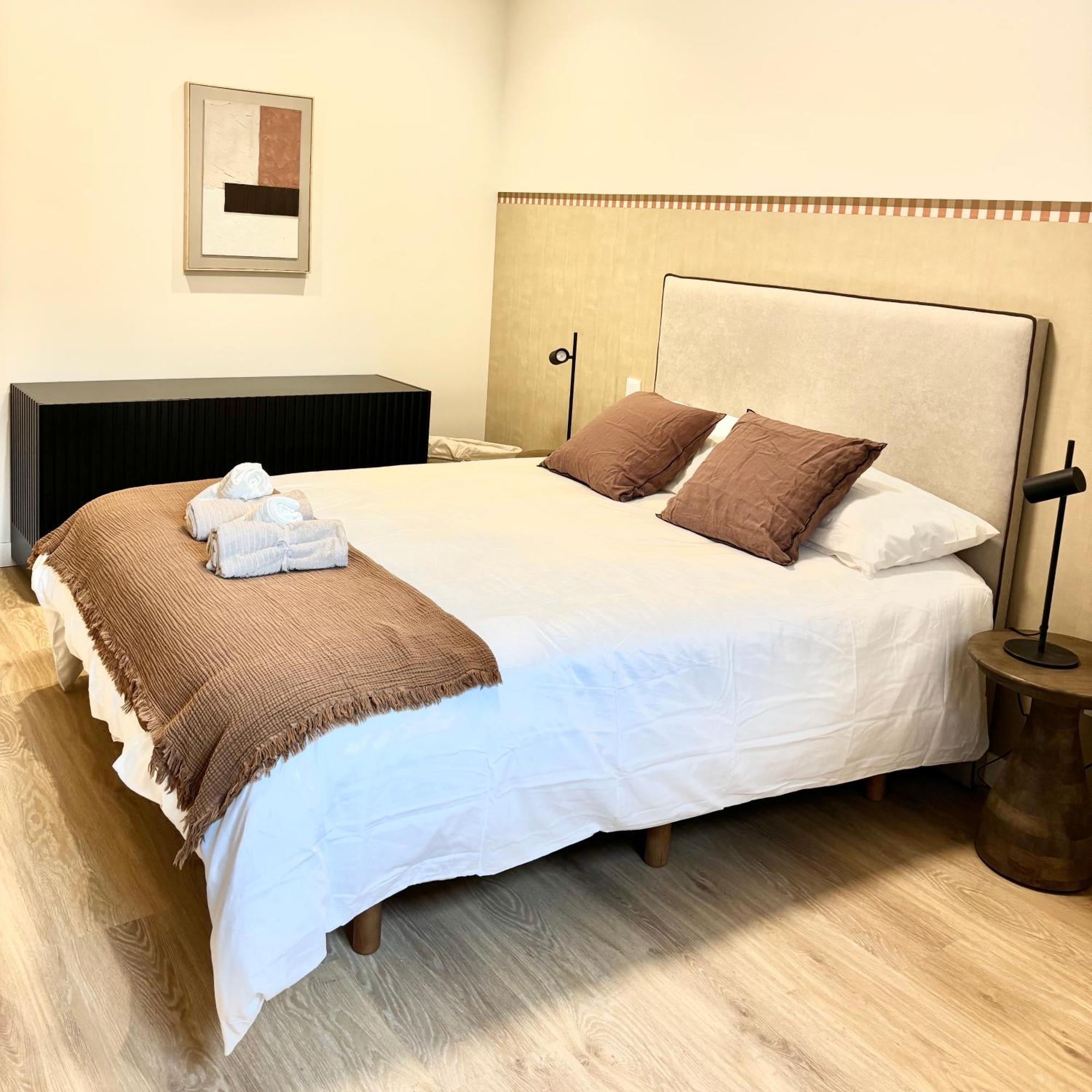 וייאדוליד Apartamentos Catedral I מראה חיצוני תמונה